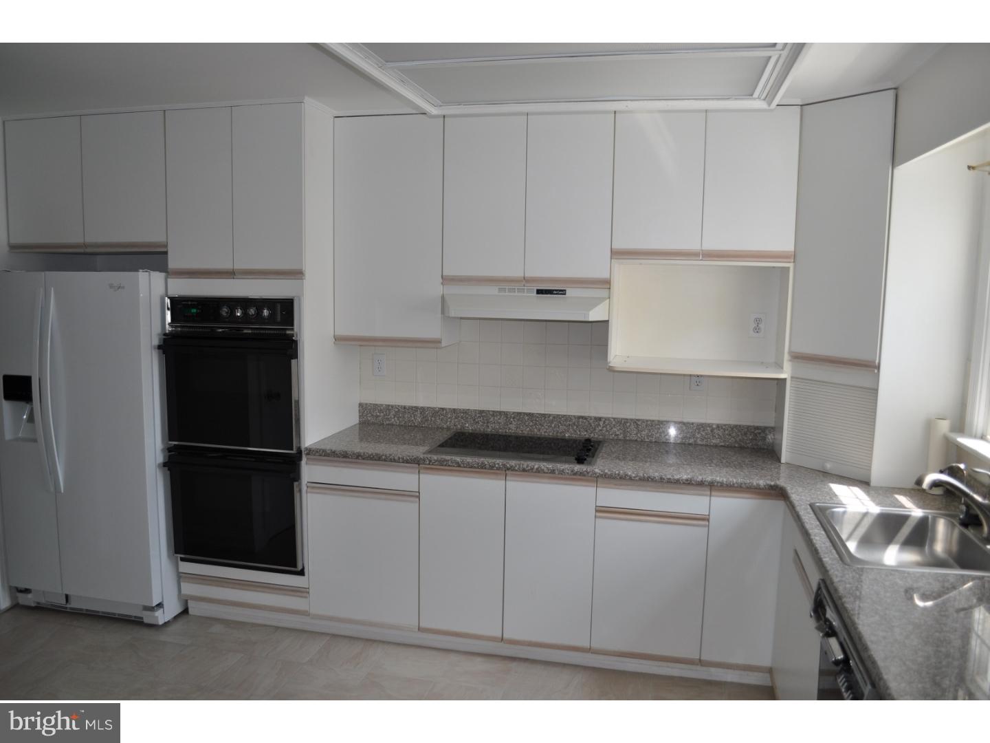913 Twining Road Dresher, PA 19025 - Photo 7 of 18 Kitchen