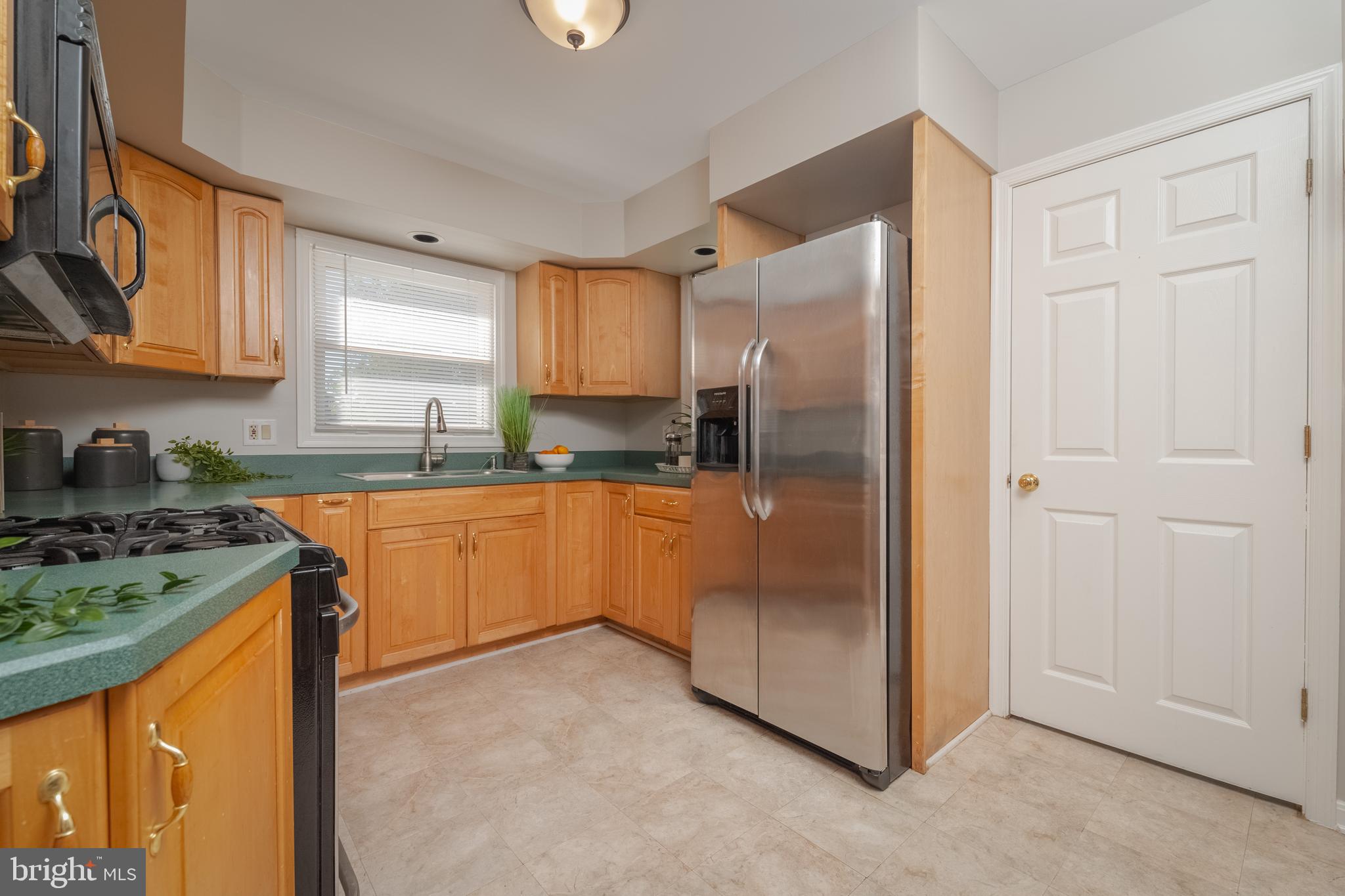 3208 Grace Road Sparrows Point, MD 21219 - Photo 10 of 38