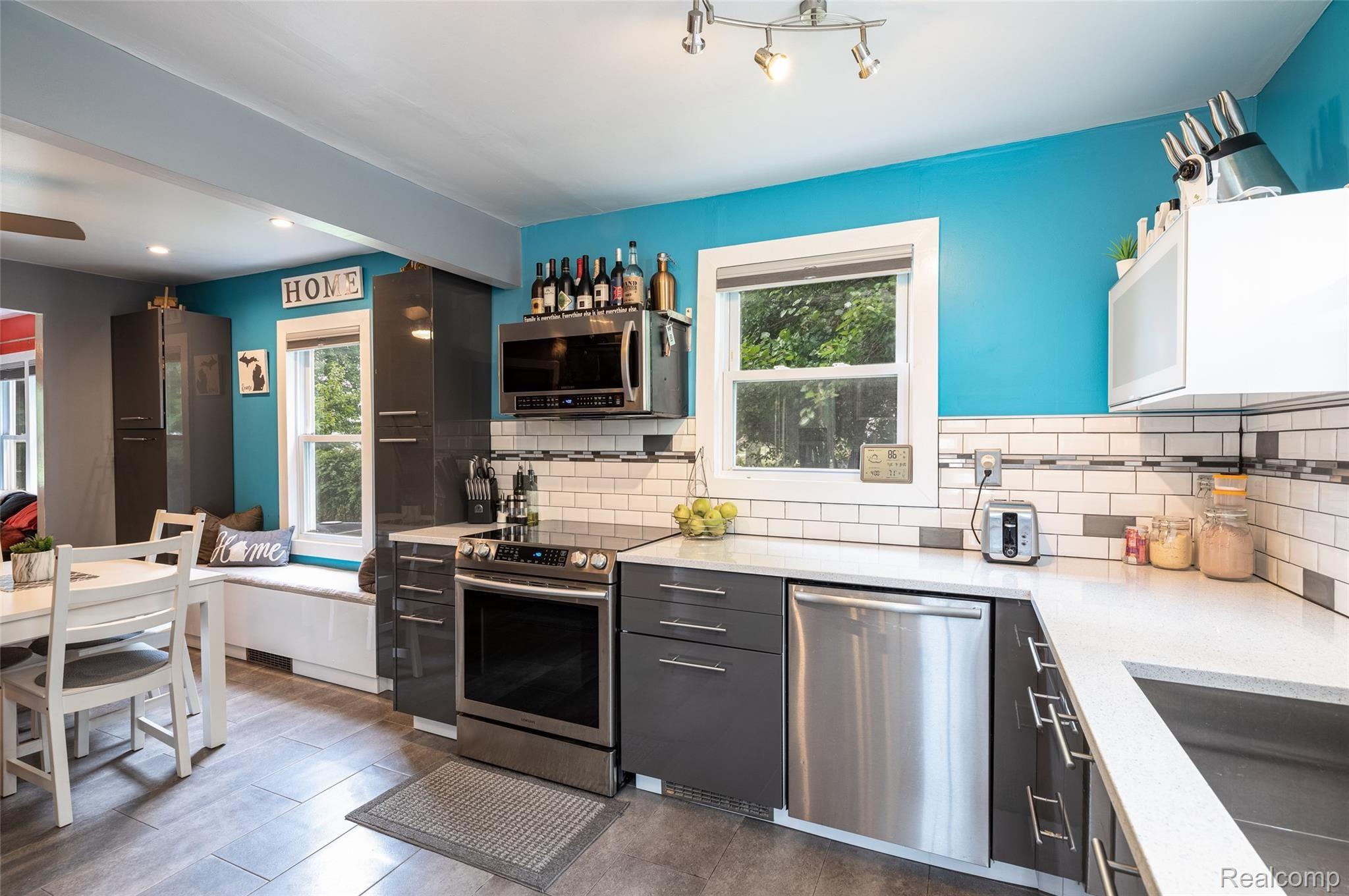 6218 Colf Road Carleton, MI 48117 - Photo 20 of 35 20.Kitchen