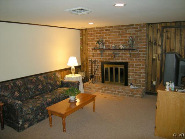 3836 Barberry Road Center Valley, PA 18034 - Photo 14 of 34 Gallery Image 14