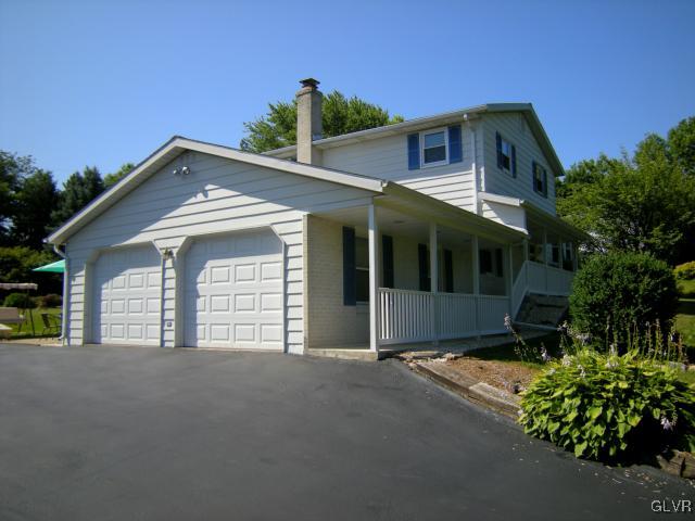 3836 Barberry Road Center Valley, PA 18034 - Photo 3 of 34 Gallery Image 3