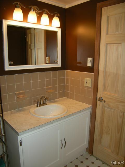 3836 Barberry Road Center Valley, PA 18034 - Photo 33 of 34 Gallery Image 33