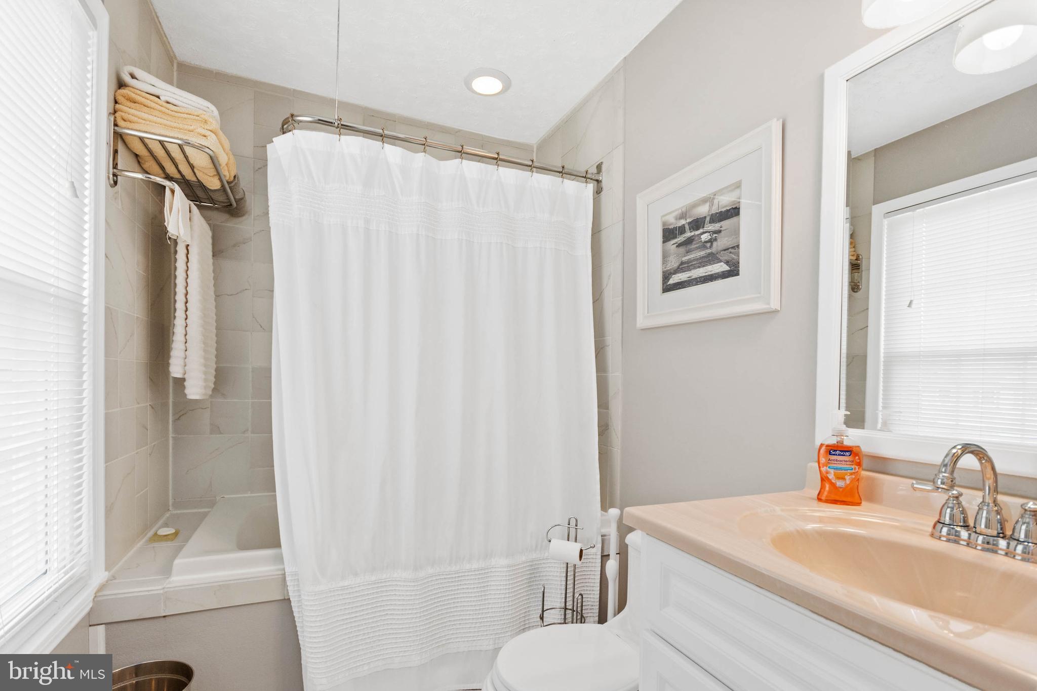 23 Long Bow Drive Sewell, NJ 08080 - Photo 17 of 33 Master Bath