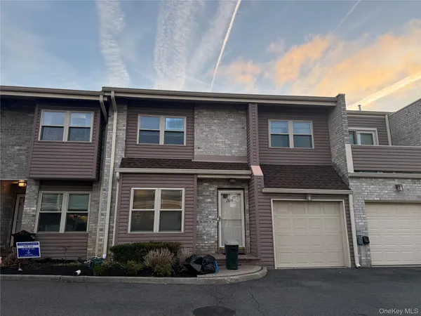 $785,000 | 2840 Nicole Court, Oceanside, NY 11572