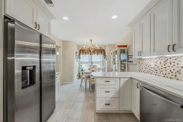 $785,000 | 2840 Nicole Court, Oceanside, NY 11572