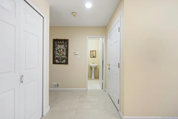 $785,000 | 2840 Nicole Court, Oceanside, NY 11572