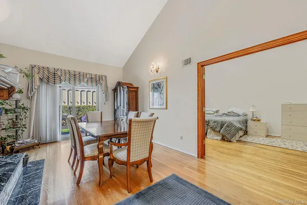 $785,000 | 2840 Nicole Court, Oceanside, NY 11572