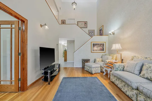 $785,000 | 2840 Nicole Court, Oceanside, NY 11572