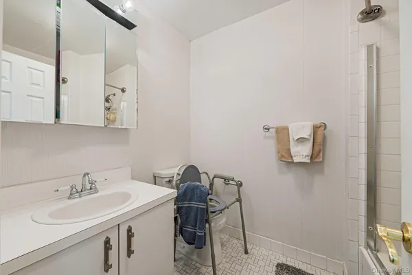 $785,000 | 2840 Nicole Court, Oceanside, NY 11572
