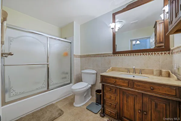 $785,000 | 2840 Nicole Court, Oceanside, NY 11572