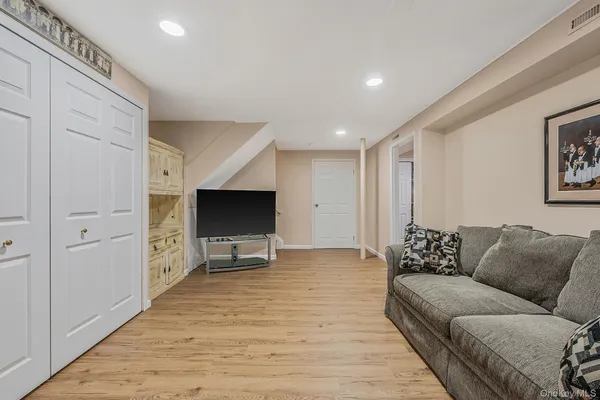 $785,000 | 2840 Nicole Court, Oceanside, NY 11572