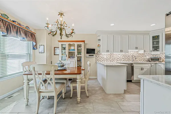 $785,000 | 2840 Nicole Court, Oceanside, NY 11572