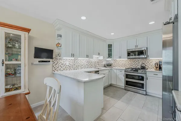 $785,000 | 2840 Nicole Court, Oceanside, NY 11572