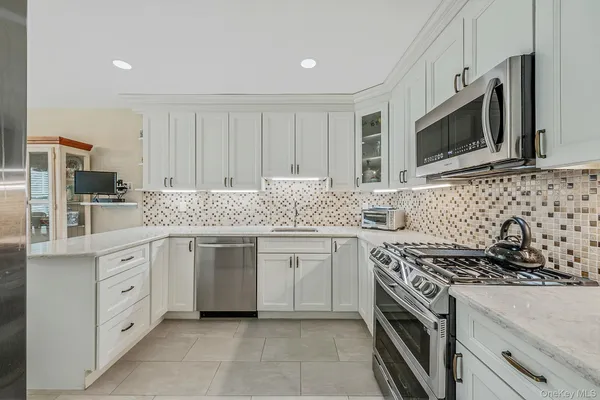 $785,000 | 2840 Nicole Court, Oceanside, NY 11572