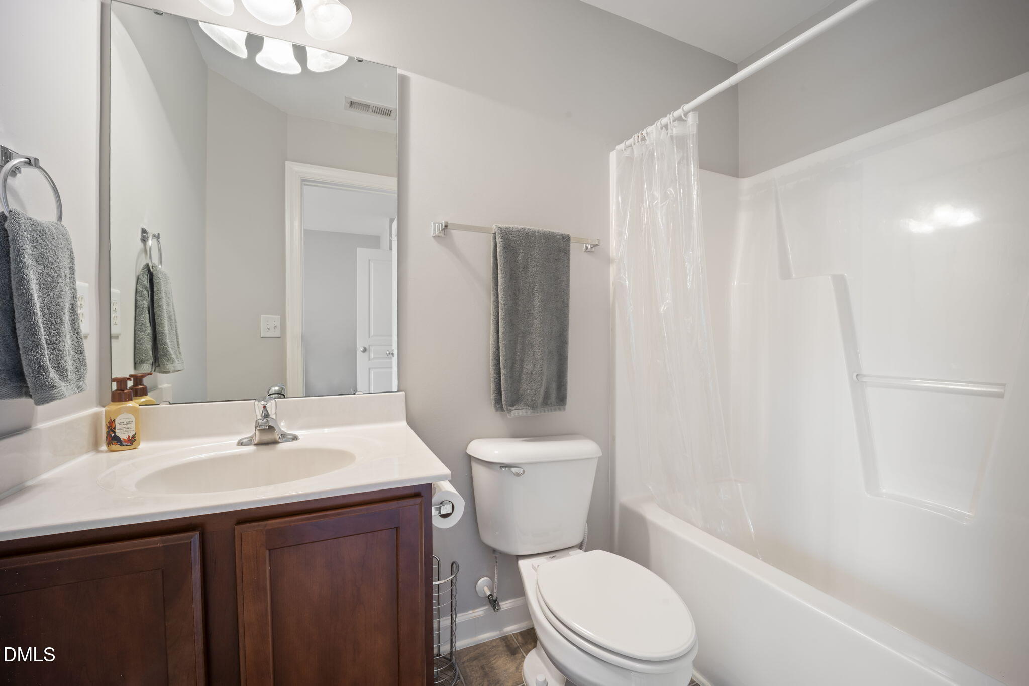 8823 Orchard Grove Way Raleigh, NC 27612 - Photo 26 of 34 22-web-or-mls-484A3896