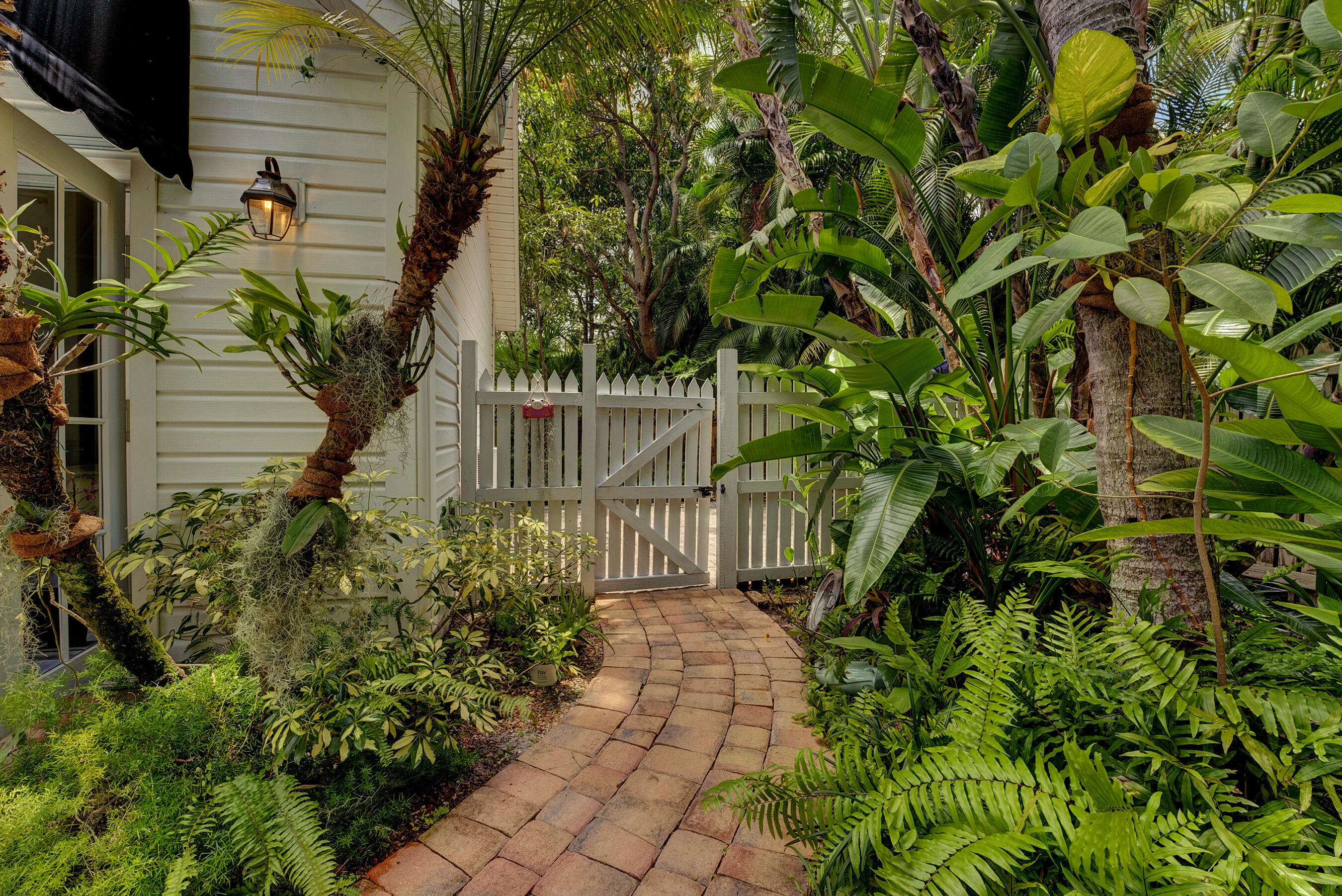 306 North Swinton Avenue Delray Beach, FL 33444 - Photo 12 of 53 a garden view