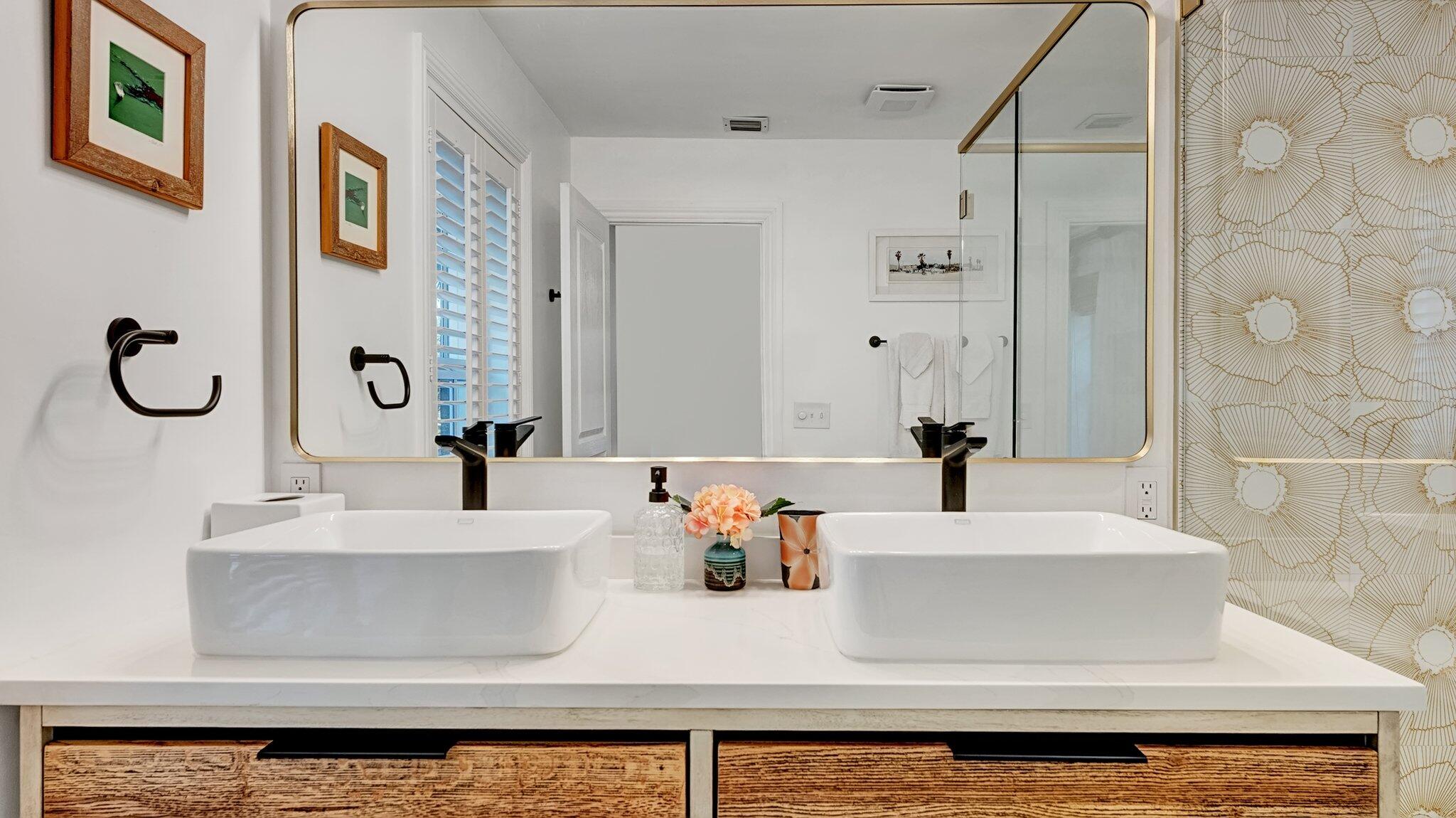 306 North Swinton Avenue Delray Beach, FL 33444 - Photo 33 of 53 a bathroom with a bathtub and a sink