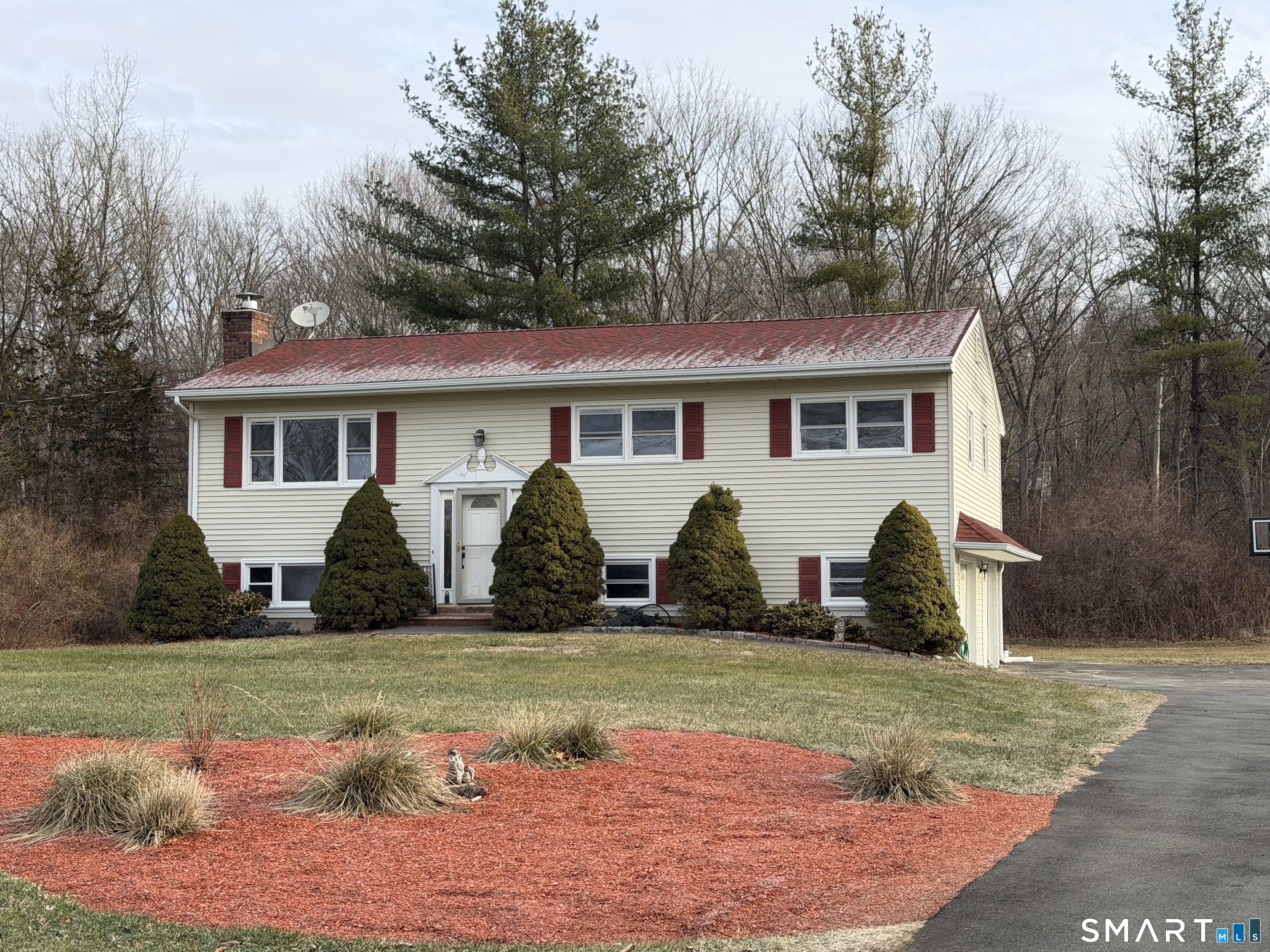 131 Pocono Road Brookfield, CT 06804 - Photo 2 of 27 front view of a house and a yard