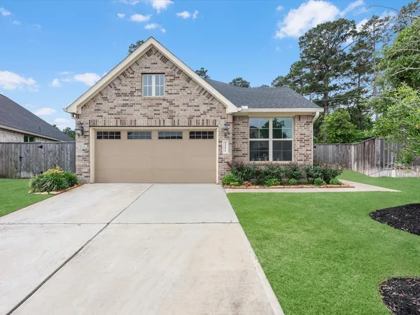 $315,000 | 35472 Woodtrace Circle, Pinehurst, TX 77362