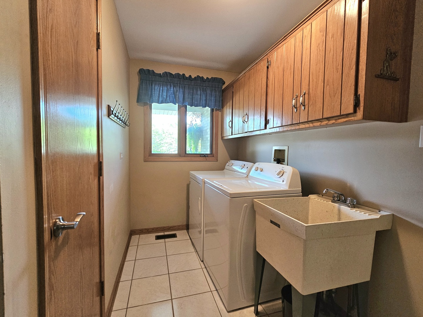 19451 Lancaster Drive Mokena, IL 60448 - Photo 25 of 32 a room with storage and utility