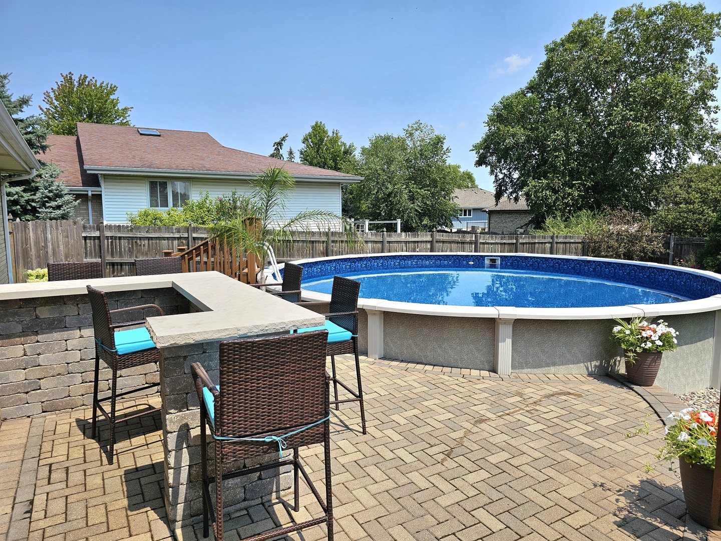 19451 Lancaster Drive Mokena, IL 60448 - Photo 27 of 32 a patio with table and chairs