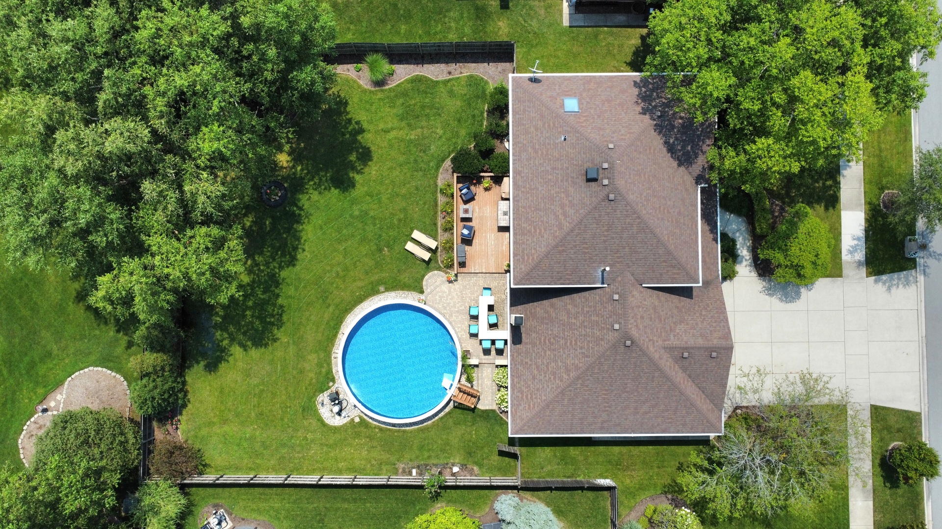 19451 Lancaster Drive Mokena, IL 60448 - Photo 31 of 32 an aerial view of a house