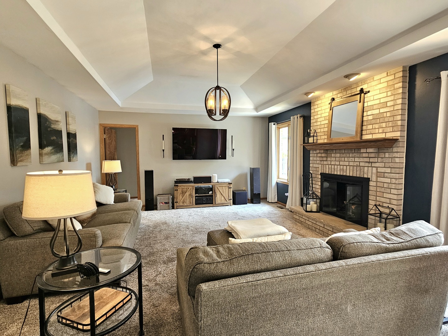 19451 Lancaster Drive Mokena, IL 60448 - Photo 8 of 32 a living room with furniture and a flat screen tv