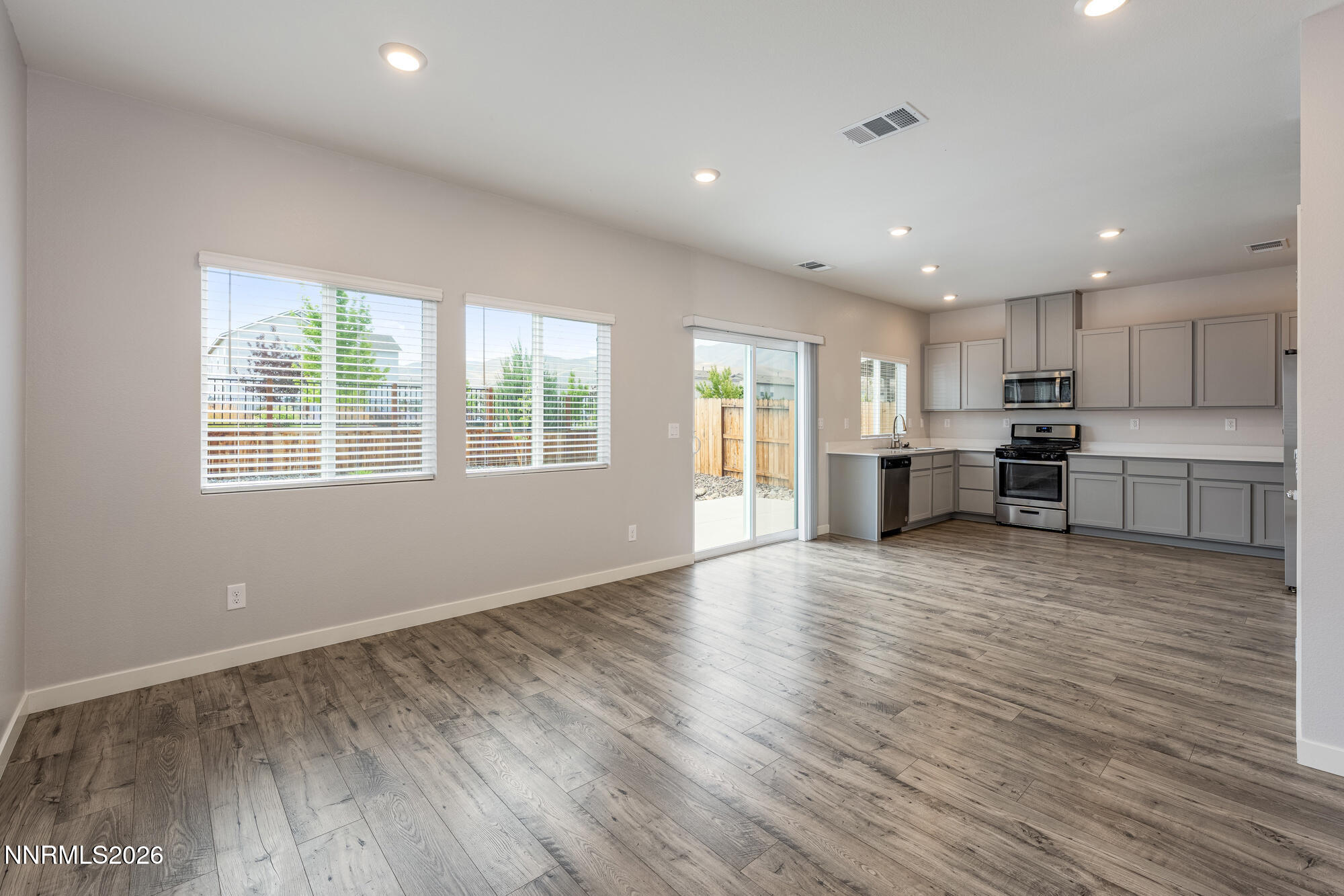 8864 Trifid Street Reno, NV 89506 - Photo 2 of 16 8864 trifid 6