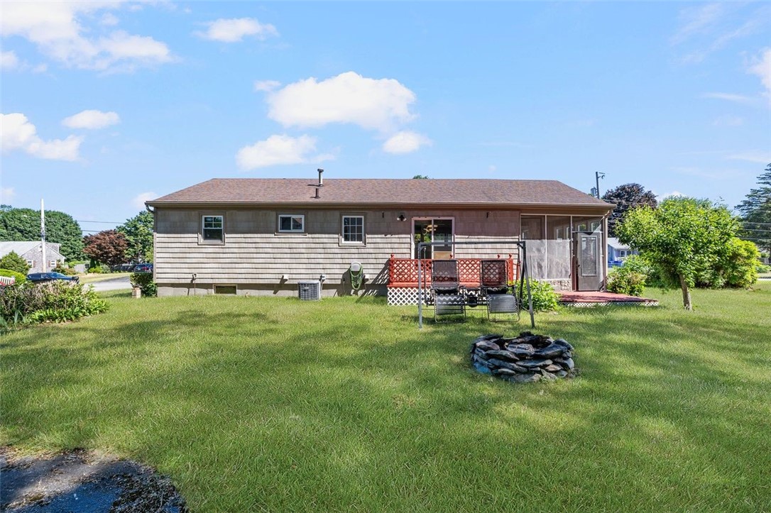 37 Ridgeway Drive Warren, RI 02885 - Photo 16 of 17
