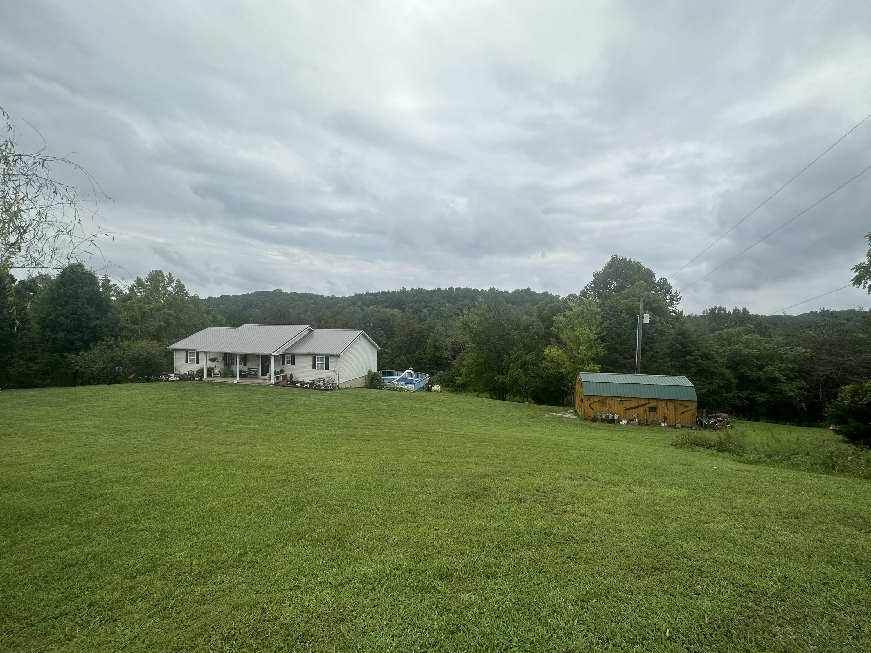1350 Coal Pit Road Somerset, KY 42503 - Photo 2 of 33 IMG_1742