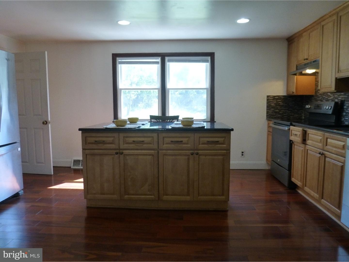 653 West County Line Road Hatboro, PA 19040 - Photo 6 of 18 Kitchen