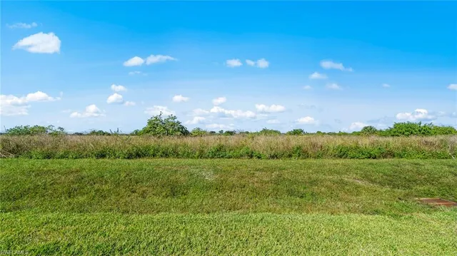 $284,990 | 270 Silent Lk Drive, Lehigh Acres, FL 33974