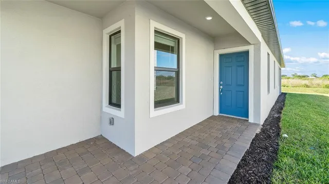 $284,990 | 270 Silent Lk Drive, Lehigh Acres, FL 33974