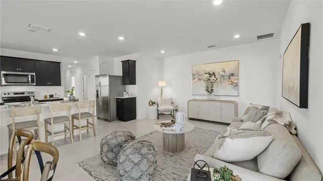 $284,990 | 270 Silent Lk Drive, Lehigh Acres, FL 33974