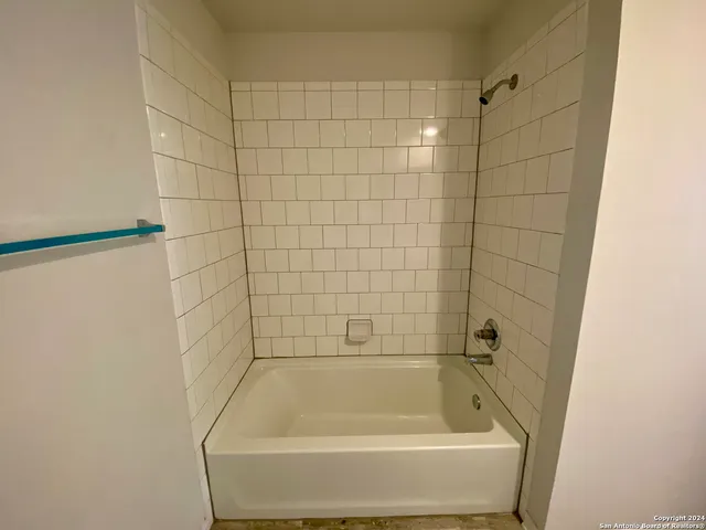 $2,200 | 9307 Avondale Park, Converse, TX 78109