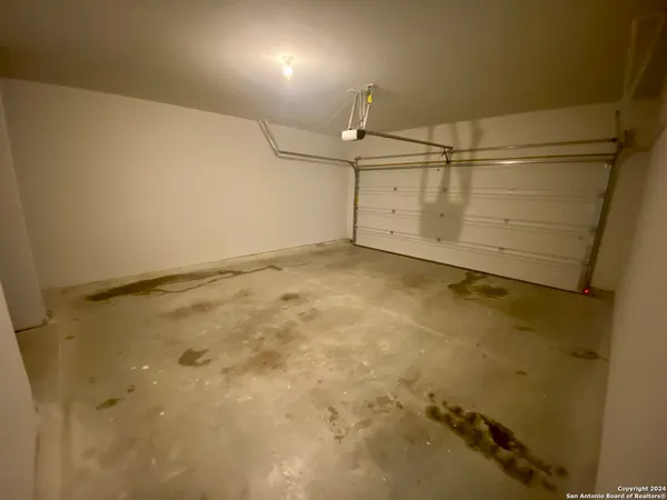 $2,100 | 9307 Avondale Park, Converse, TX 78109