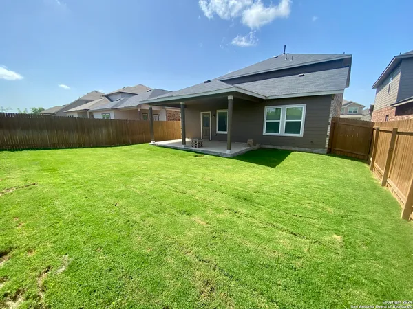 $2,100 | 9307 Avondale Park, Converse, TX 78109