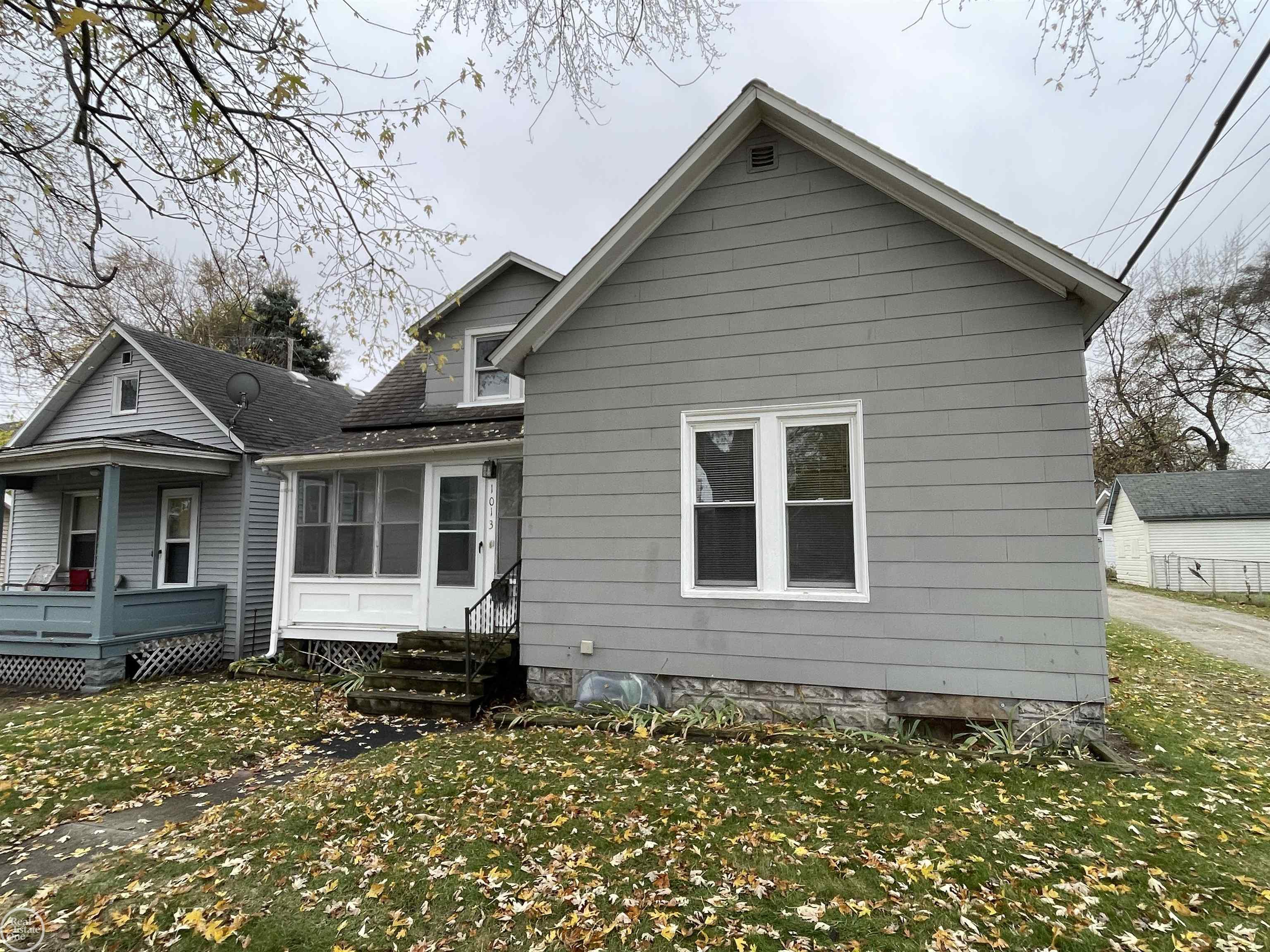 1013 Stone Street Port Huron, MI 48060 - Photo 2 of 15 50161257-3dade7a3-1687-498f-a617-f257ed7965c8.JPG