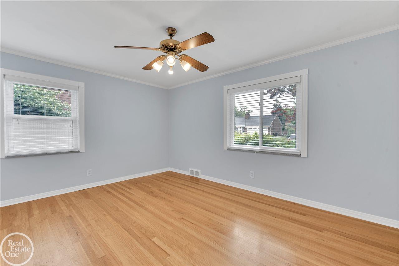 860 Shoreham Road Grosse Pointe, MI 48236 - Photo 7 of 43 50016432-6.JPG