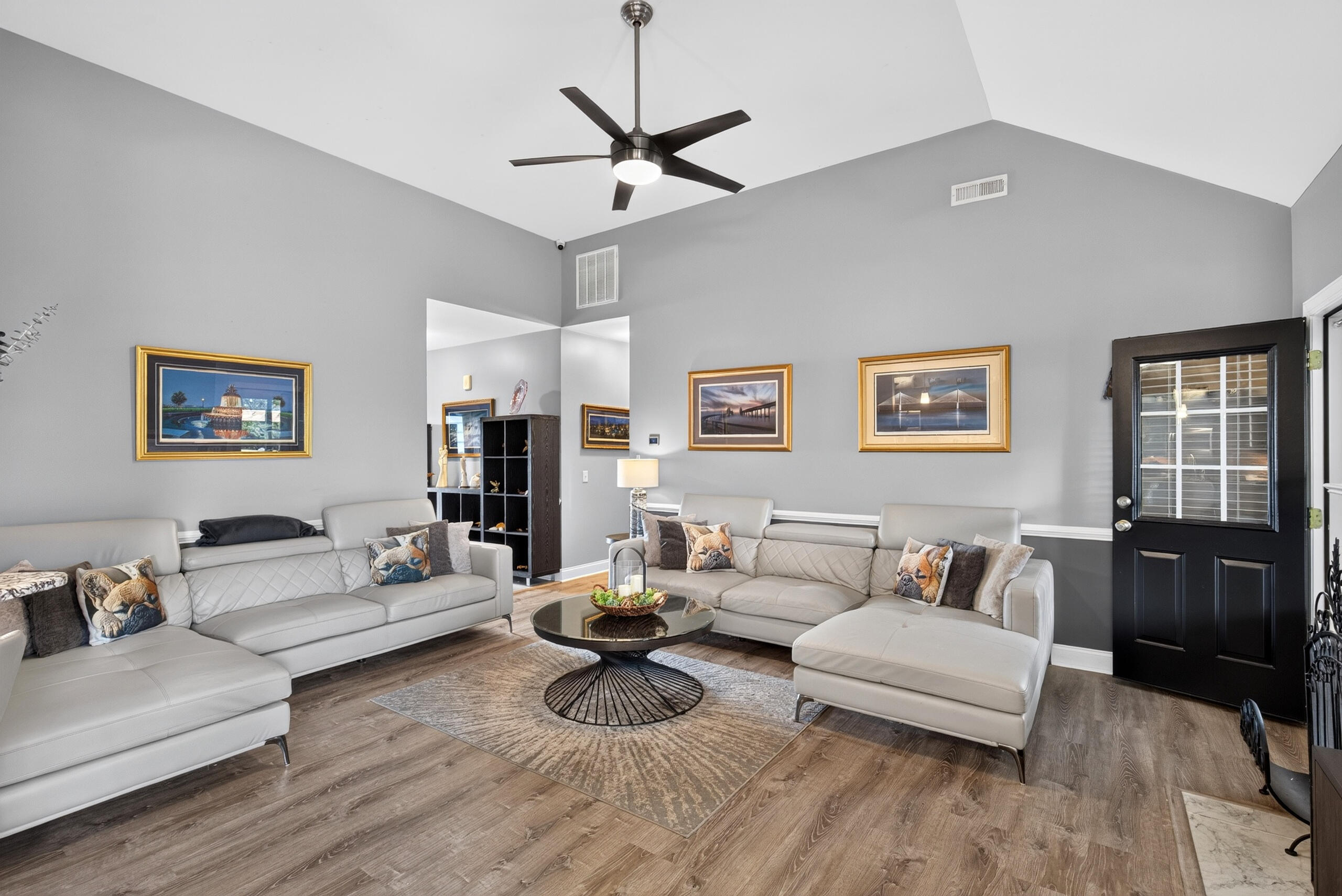 7729 Fayetteville Road North Charleston, SC 29418 - Photo 14 of 64 Living room