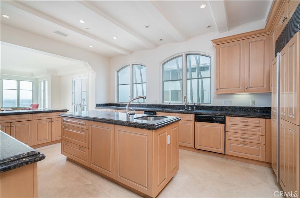 2420 The Strand Manhattan Beach, CA 90266 - Photo 14 of 61