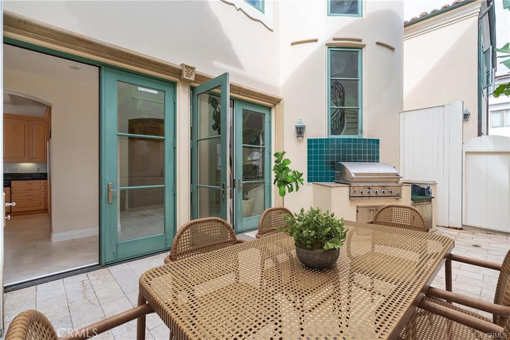 2420 The Strand Manhattan Beach, CA 90266 - Photo 22 of 61