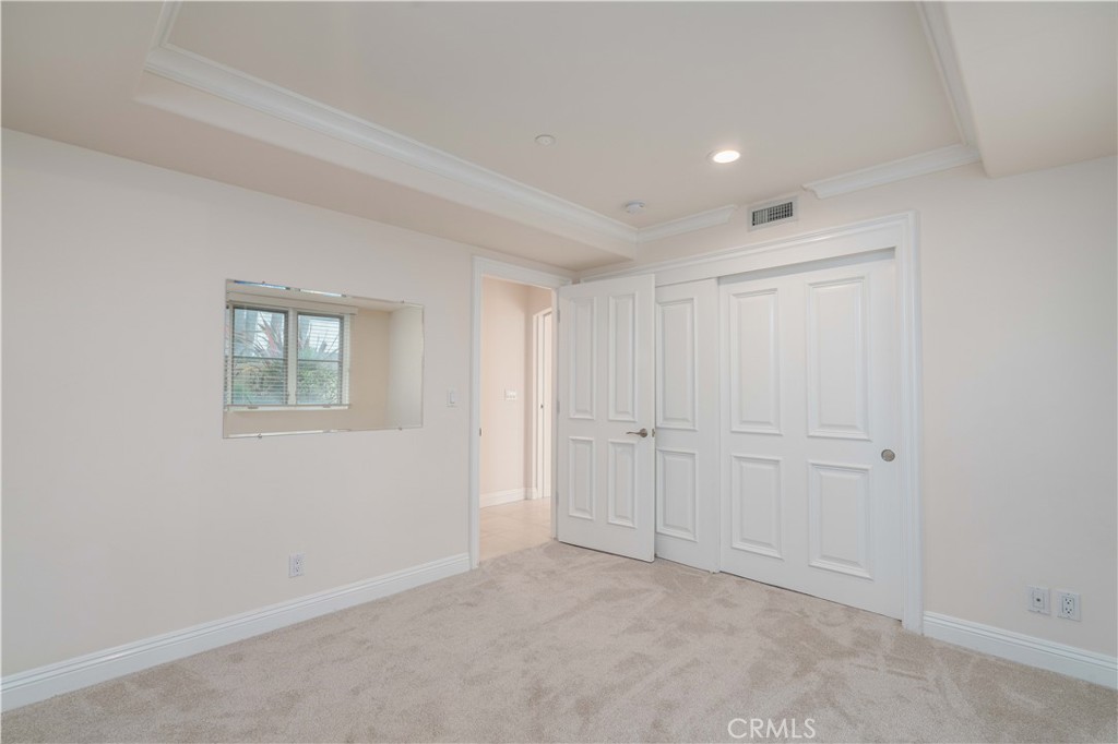 2420 The Strand Manhattan Beach, CA 90266 - Photo 31 of 42 an empty room with windows and closet