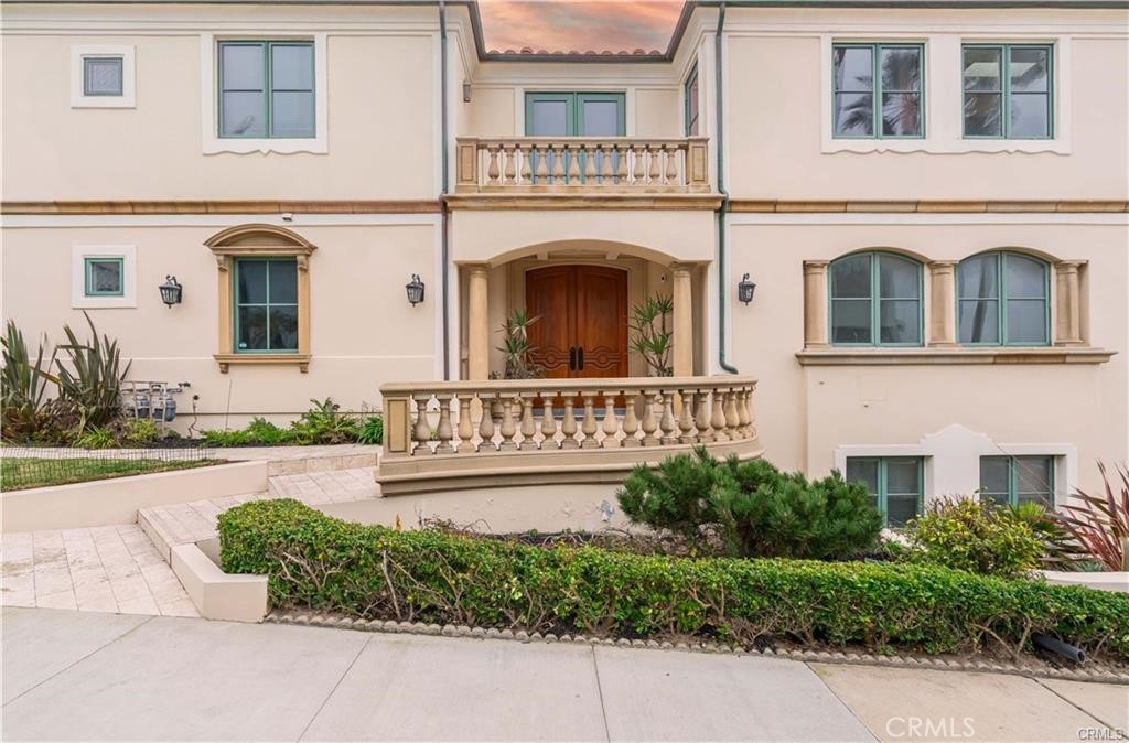 2420 The Strand Manhattan Beach, CA 90266 - Photo 4 of 61