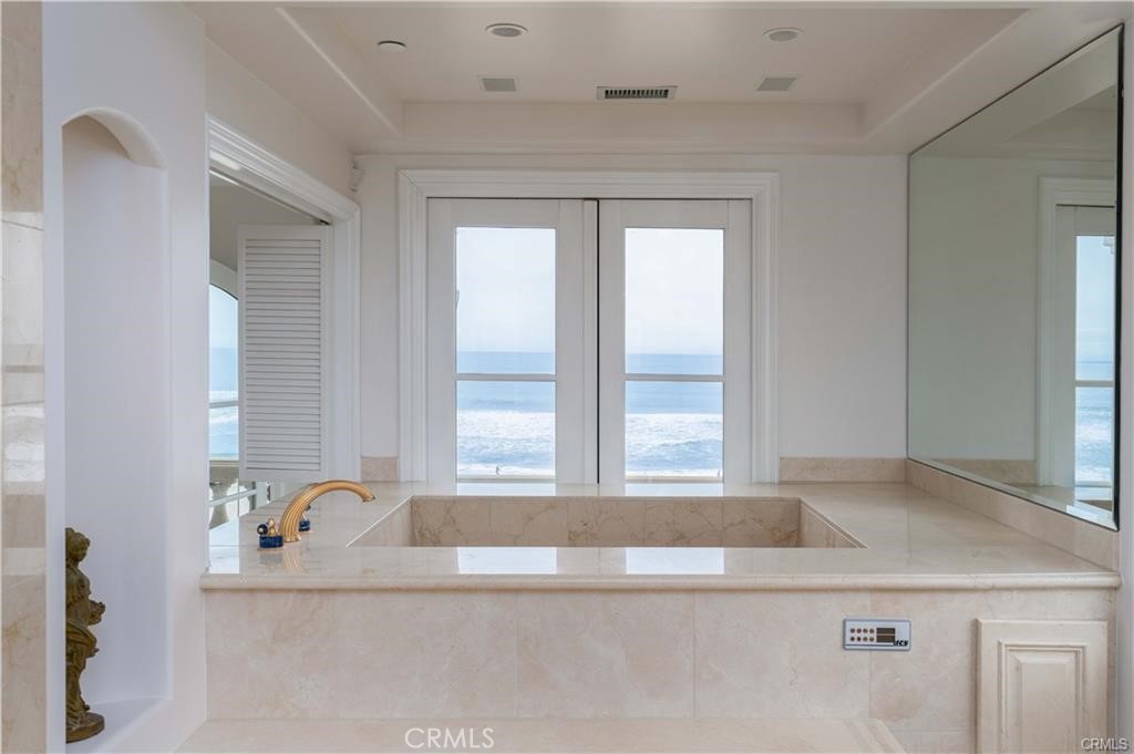 2420 The Strand Manhattan Beach, CA 90266 - Photo 41 of 61