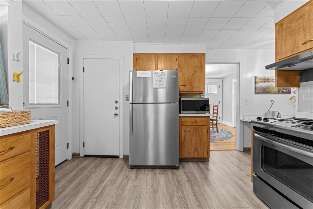 6 Davis Way Worcester, MA 01604 - Photo 7 of 39