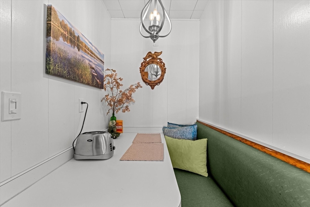 6 Davis Way Worcester, MA 01604 - Photo 10 of 39