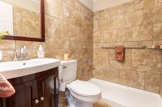 $650,000 | 549 Thrashers Creek Road, Amherst, VA 24521