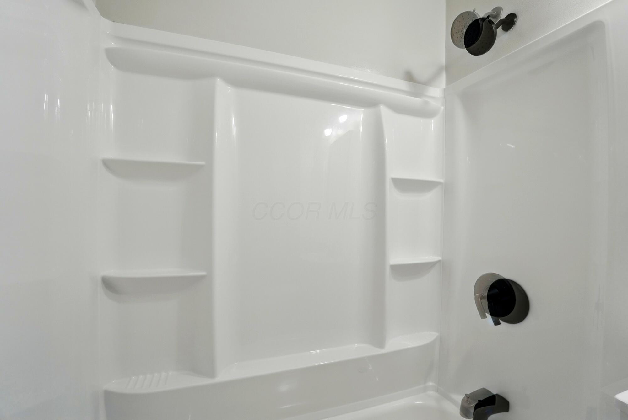 4561 St Rita Lane Columbus, OH 43213 - Photo 16 of 34 Bath shower