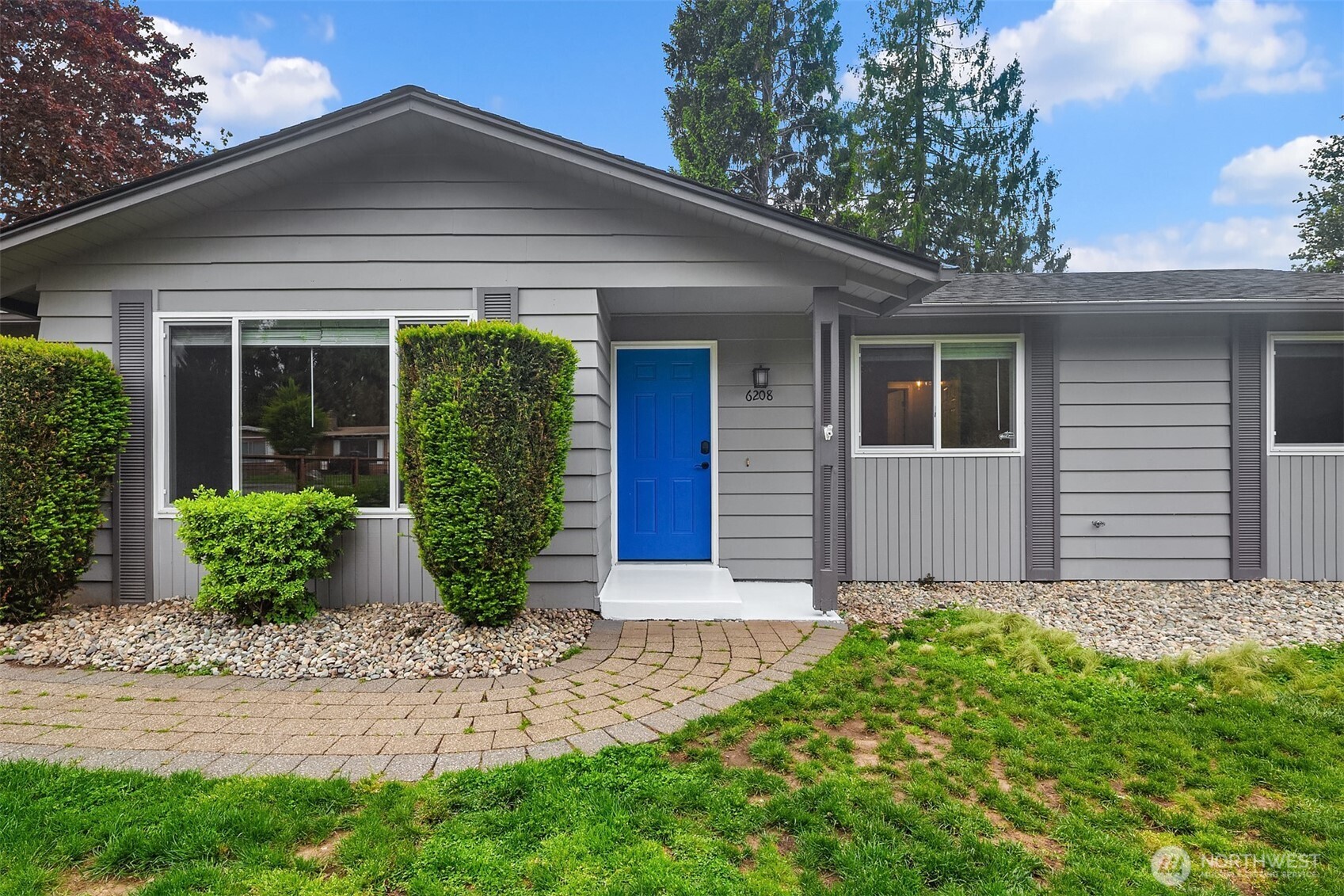 6208 Sycamore Place Everett, WA 98203 - Photo 8 of 30